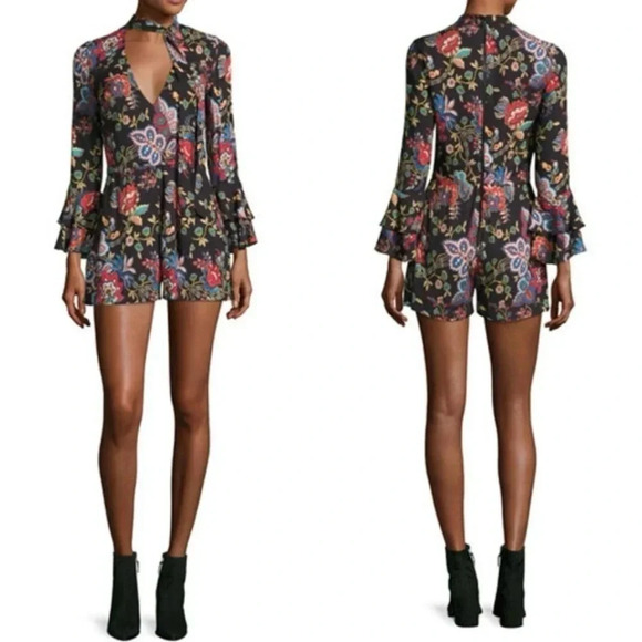 Alice + Olivia Macall Floral print romper 5416006 Size 2  V-Neck Bell-Sleeved - Picture 1 of 11